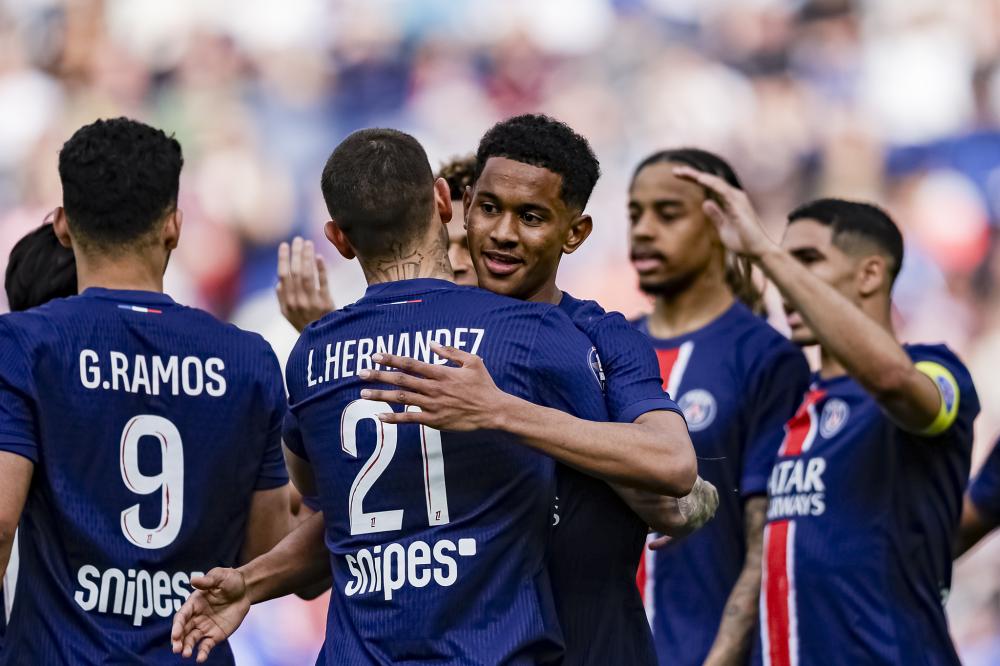 现出过硬的 现出过硬的